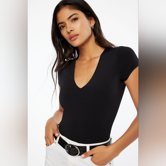 Dynamite Cassidy Sculpt Short Sleeve V-Neck Bodysuit - Black Small - Picture 5 of 7